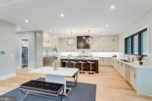 1520 Brookhaven Dr, Mc Lean VA  22101-4127 exterior