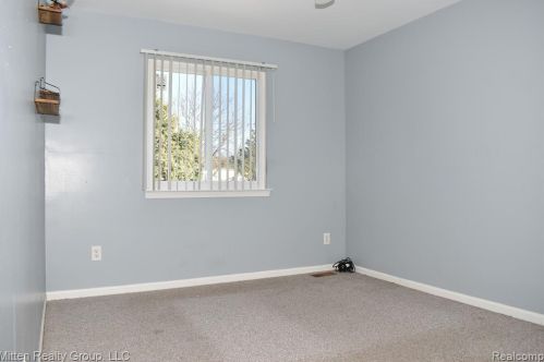 5300 Riverwalk Trl, Commerce Township MI 48382-2842 exterior