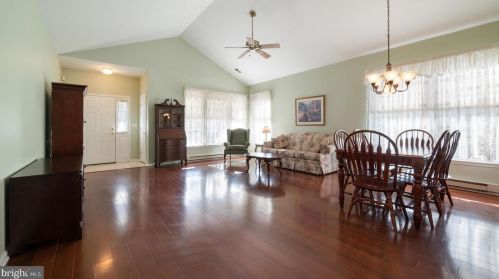 36 Bear Meade Dr, Trenton NJ 08691-3360 exterior