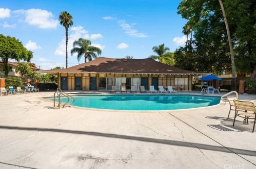 1722 Mitchell Ave, Tustin CA  92780-6321 exterior