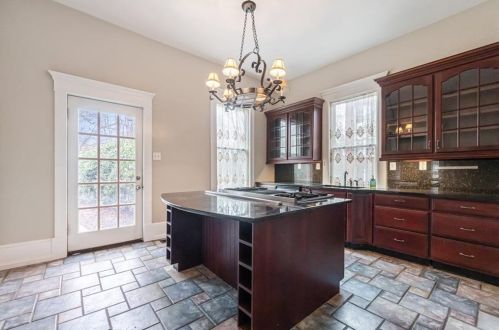 824 Briarcliff Pl, Atlanta GA 30306-3902 exterior