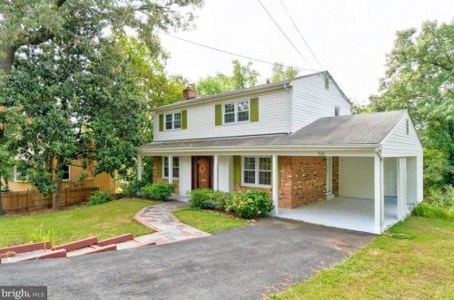 56 Cockrell St, Alexandria, VA 22304-6301