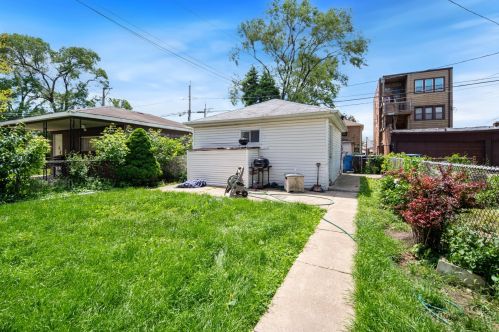 10238 Eberhart Ave, Chicago IL  60628-2210 exterior