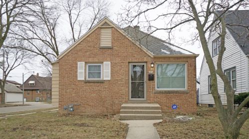 4876 41, Milwaukee WI 53209-5208 exterior