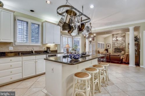 1276 Beverly Rd, Mc Lean VA 22101-2834 exterior