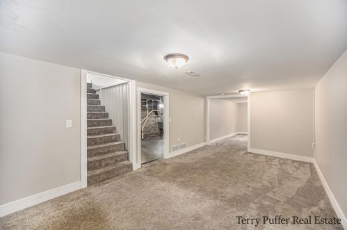 2160 Mayfair Ave, Meskegon MI 49441-3621 exterior