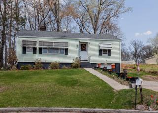 46 Truman Cir, Springfield, MA 01109-2009