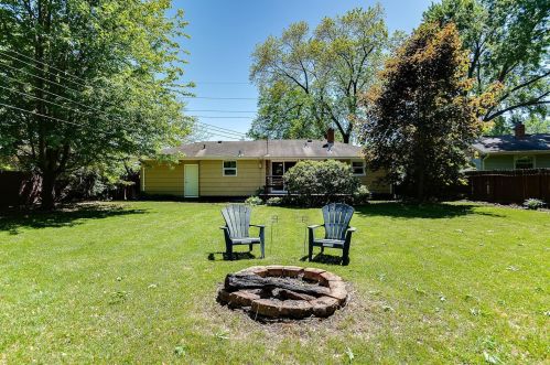 207 County Rd F, Saint Paul MN 55110-3845 exterior