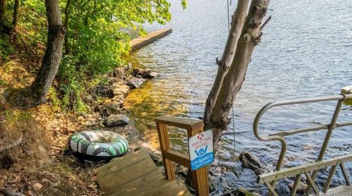 236 Roosevelt Dr, Seymour CT 06483-2118 exterior