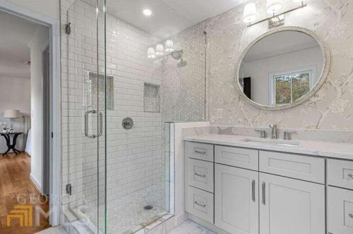 6160 Heards Creek Dr, Atlanta GA  30328-3635 exterior