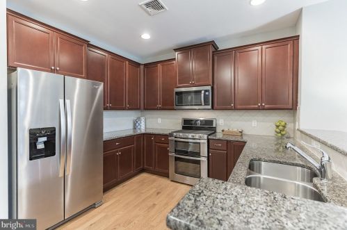 250 Carson Ter, Huntingdon Valley PA 19006-4718 exterior