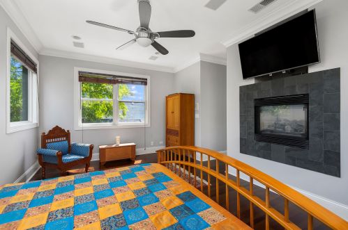 1523 School St, Chicago IL 60657-2121 exterior