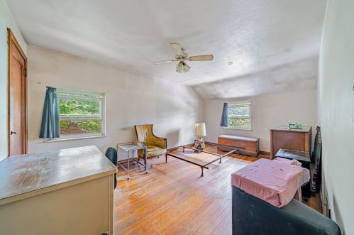 127 Richland Dr, Pittsburgh PA 15235-4413 exterior