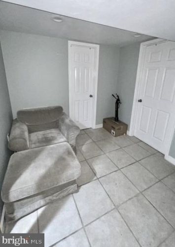 708 1st St, Rockville MD 20850-1450 exterior