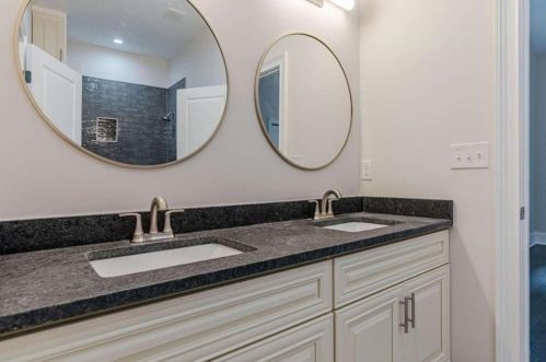 1766 Linwood Ave, Atlanta GA 30344-3159 exterior