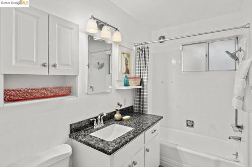 864 Hillside, Berkeley CA 94706-1024 exterior