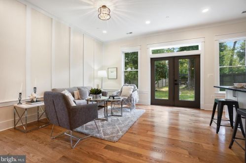 102 Ritchie Ave, Silver Spring MD  20910-5112 exterior