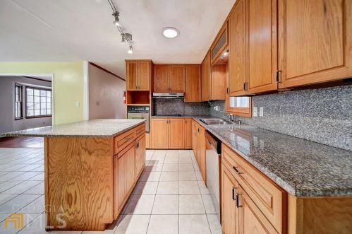 2128 Rockdale Cir, Lithonia GA 30078-3450 exterior