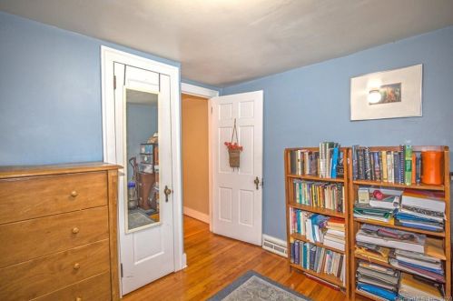 173 Cottage Rd, Enfield CT 06082-2209 exterior