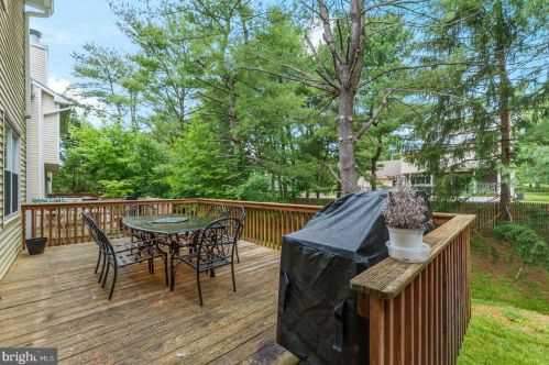 24 Revere Ct, Trenton NJ  08628-3610 exterior