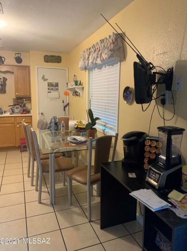 2561 Nebraska St, Tucson AZ 85757-9533 exterior