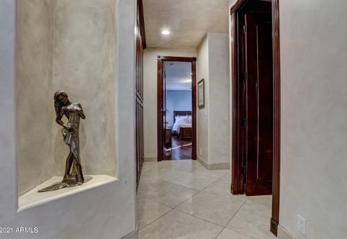 13841 Cyn Dr, Phoenix AZ 85016-2403 exterior