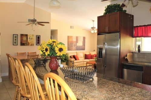 458 Camelotdr, Fort Pierce FL 34983-1763 exterior