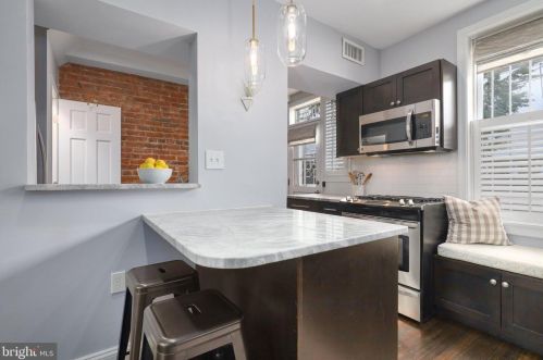 2132 Newport Pl, Washington DC 20037-3002 exterior