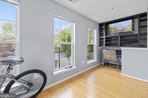 3923 Old Dominion Blvd, Alexandria VA 22305-1559 exterior