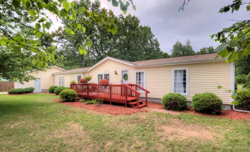 5514 113th Ave, Fennville, MI 49408-9532