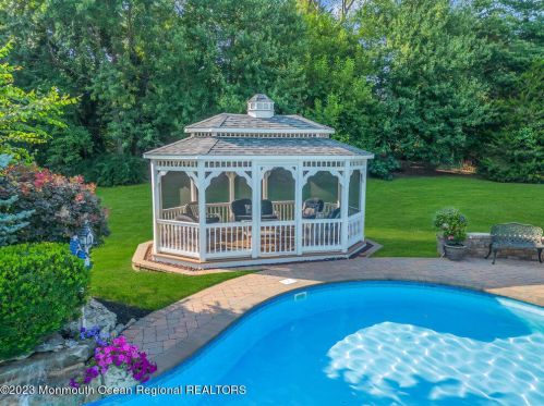 405 Peter Forman Dr, East Freehold NJ 07728-9348 exterior