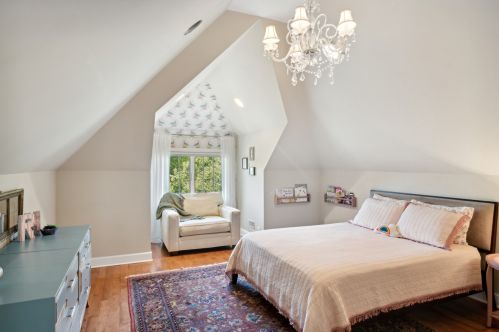 2955 Sunnyside Ave, Chicago IL 60630-3923 exterior