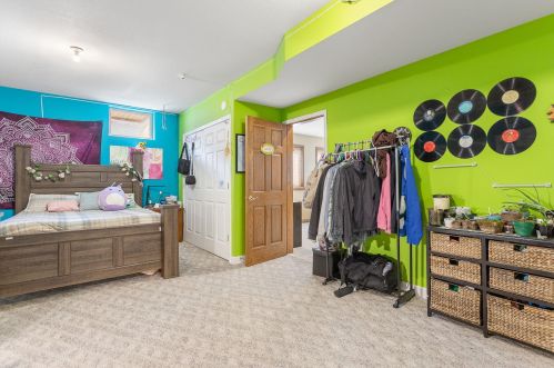 1061 Robinhood Dr, Meskegon MI  49445-2075 exterior