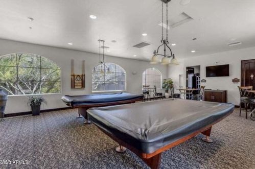 5450 Deer Valley Dr, Phoenix AZ  85054-8118 exterior