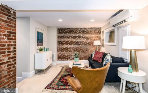 1448 D St, Washington DC  20002-5402 exterior