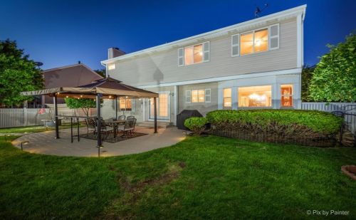 935 Stone Crk Cir, Bull Valley IL 60014-1938 exterior