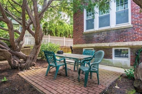 576 Washington St, Brookline MA  02446-4501 exterior