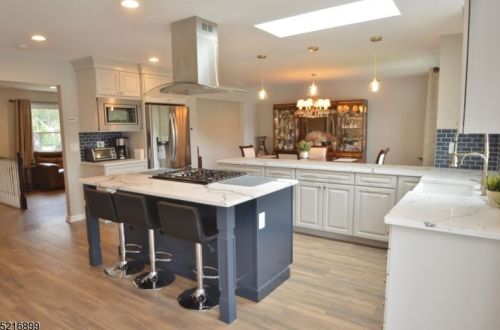 30 John St, East Hanover NJ  07936-1338 exterior