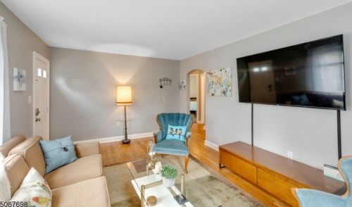 49 Ashby Ave, Livingston NJ 07039-2025 exterior