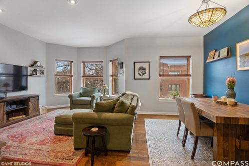 1032 Byron St, Chicago, IL 60613-5006