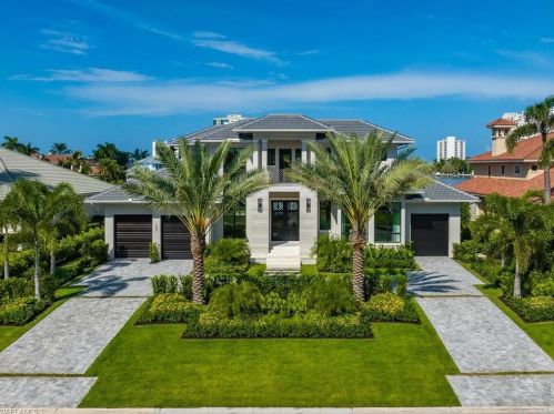 3841 Crayton Rd, Naples FL 34103-3528 exterior