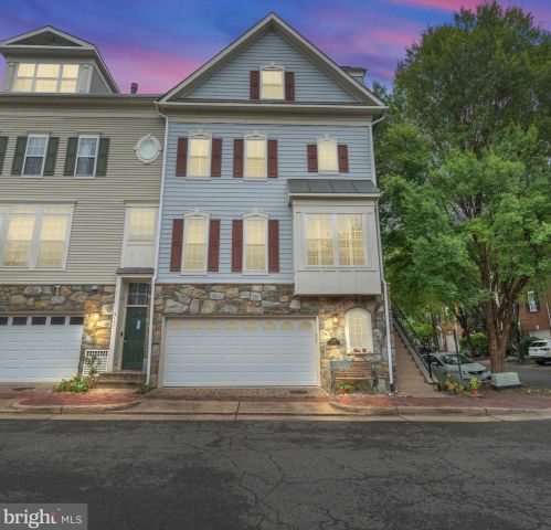 5109 Knapp Pl, Alexandria, VA 22304-8638
