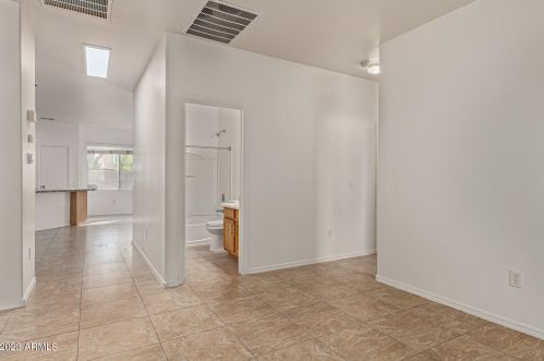 6828 41st Ln, Phoenix AZ  85041-3504 exterior