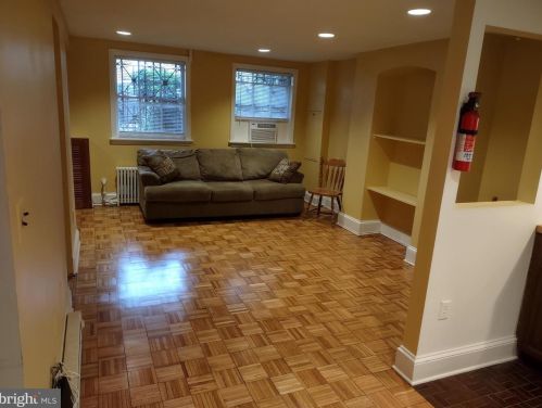 810 D St, Washington DC  20003-2177 exterior