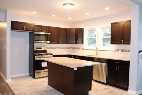 82 Howard St, Irvington NJ 07111-3417 exterior