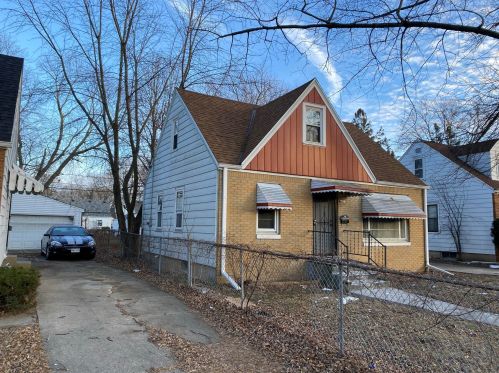 4520 46th St, Milwaukee, WI 53220-4104