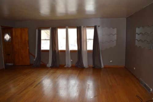 2322 Austin Ave, Chicago IL 60639-2206 exterior