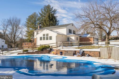 272 Steeplechase Dr, Media PA 19063-1958 exterior