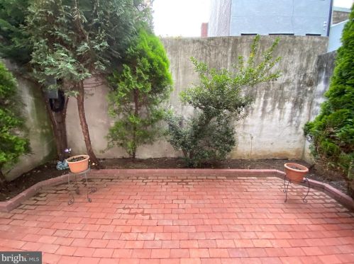 124 Bainbridge St, Philadelphia PA 19147-1866 exterior