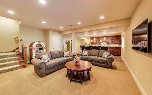 329 Kenmore Ave, Elmhurst IL 60126-3517 exterior